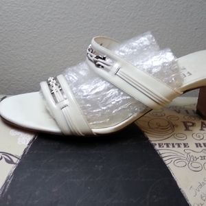 Salvatore! Ferragamo Sandles